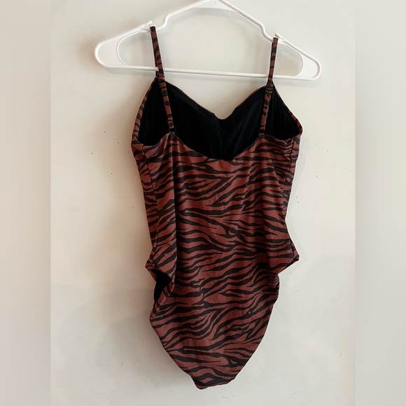 Aqua Swim Zebra Print One-Piece Swimsuit – Women’s Size L NWT - Picture 5 of 6